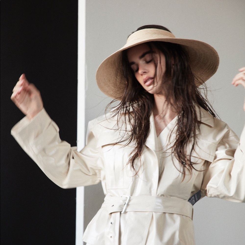 Janessa Leoné Nico Visor